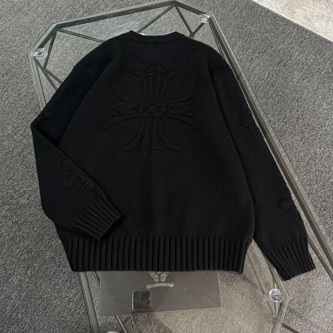 P290 Chrome Hearts 26 high-version wool knitted round-neck sweaters. High-end custom-made 500g sweater fabric. No deformation, no shrinkage, complete with three labels, same style for men and women. Process: The wool is knitted by a 7-needle imported machine. Color: 3 colors. SIZE: XS-L